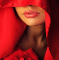girl-with-red-cloak-source-via-ladyofthe
