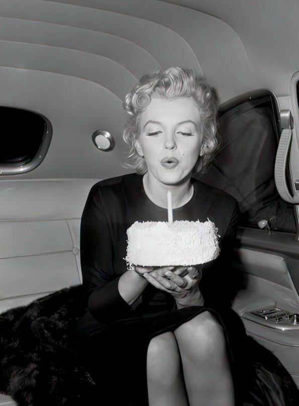 Marilyn Monroe Birthday Cake